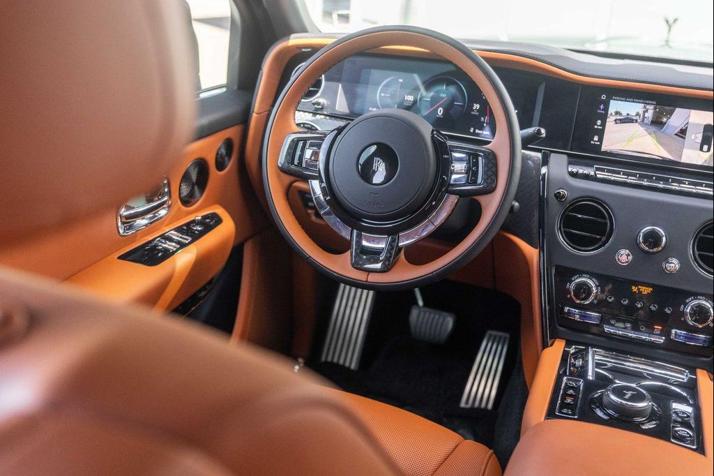 صورة مصغرة 40 لـ 2025 ROLLS-ROYCE CULLINAN BLACK BADGE