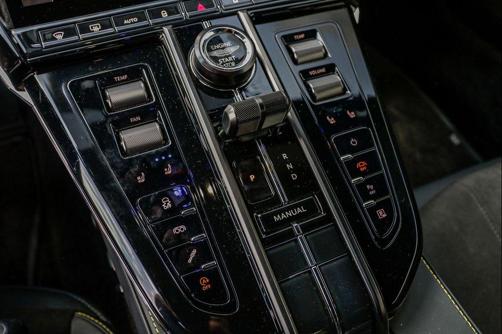 2025 Aston Martin VANTAGE COUPE 缩略图 28