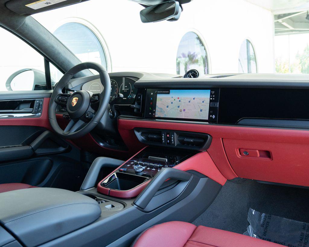 صورة مصغرة 24 لـ 2026 Porsche CAYENNE GTS