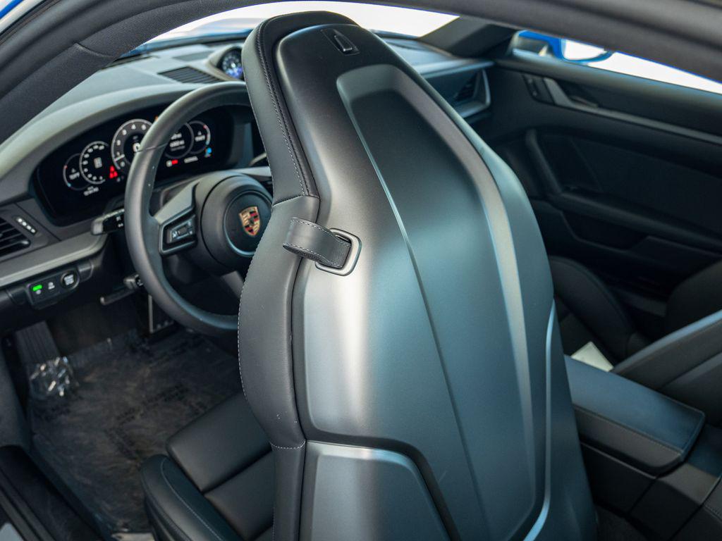 صورة مصغرة 17 لـ 2025 Porsche 911 CARRERA