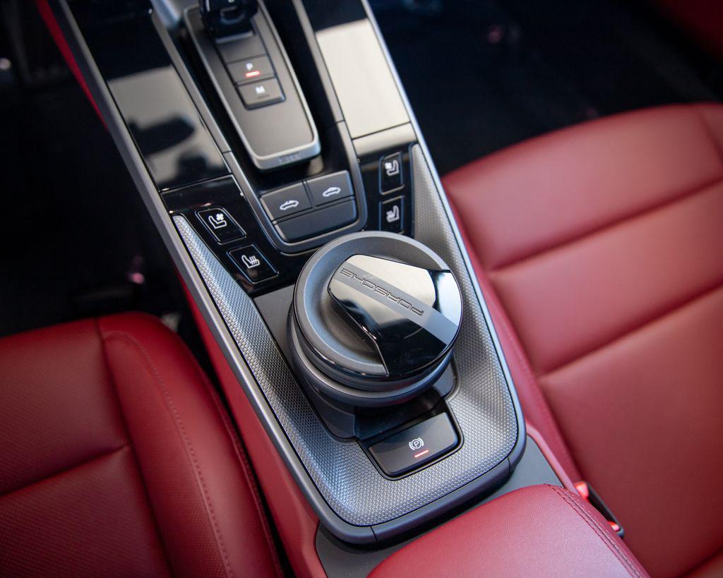 صورة مصغرة 16 لـ 2024 Porsche 911 TARGA 4S