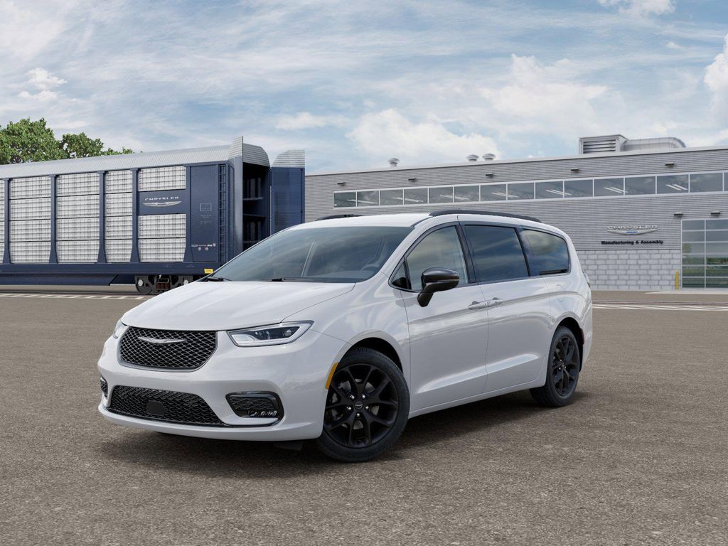 New 2026 Chrysler Pacifica L