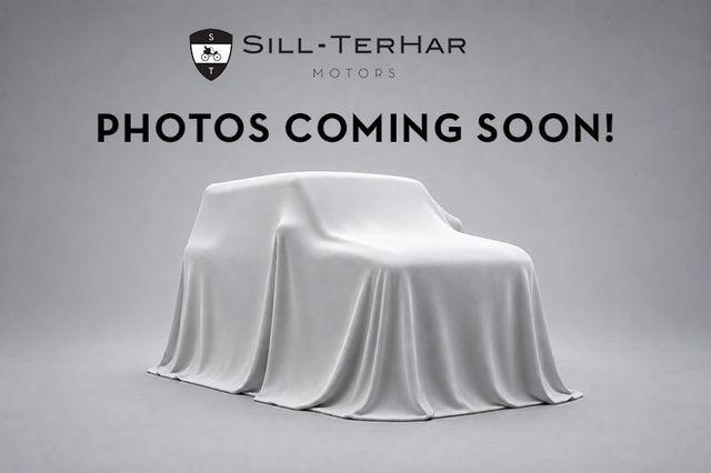 2025 Volvo XC40 B5 Ultra Bright Theme