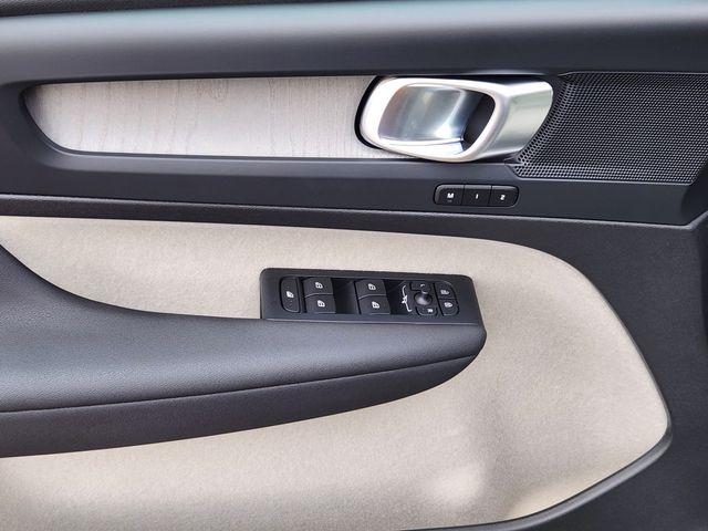 2026 Volvo XC40 B5 PLUS 照片 9