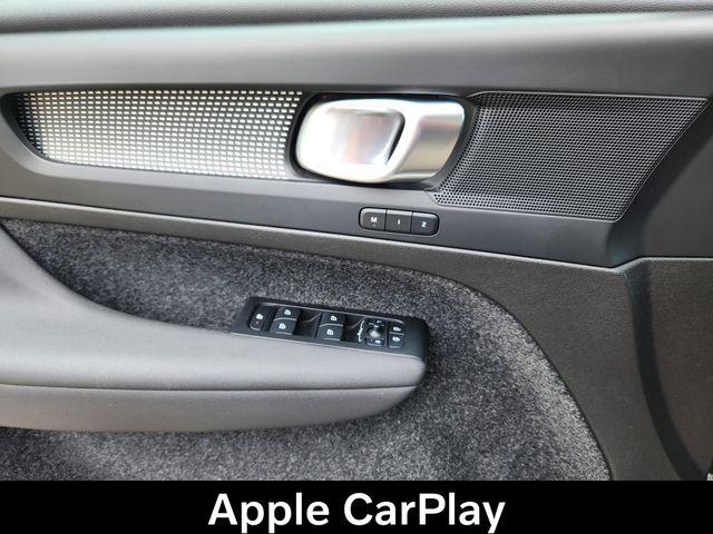 صورة مصغرة 11 لـ 2025 Volvo XC40 B5 PLUS DARK THEME