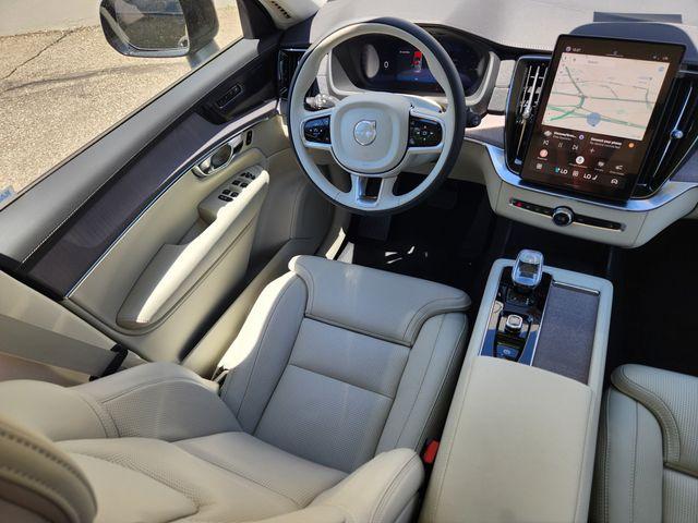 صورة 10 لـ 2026 Volvo XC90 PLUG-IN HYBRID T8 ULTRA DARK THEME 7-SEATER