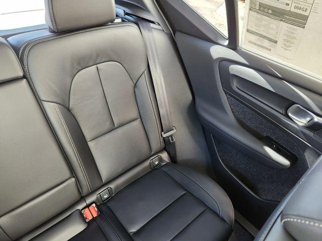 صورة مصغرة 15 لـ 2026 Volvo XC40 B5 CORE