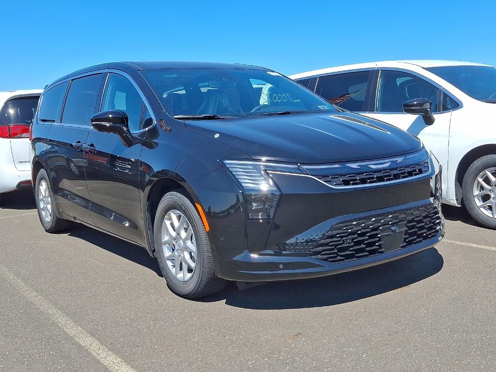 New 2027 Chrysler Pacifica SELECT