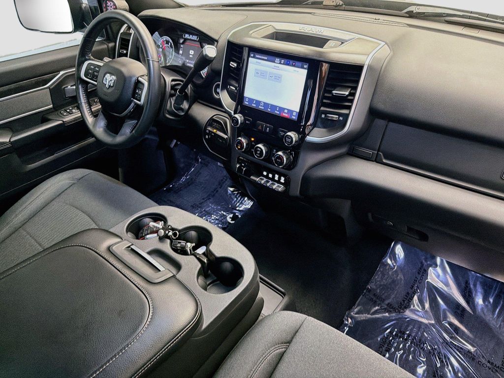 صورة 12 لـ 2022 RAM 3500 BIG HORN CREW CAB 4X4 8' BOX