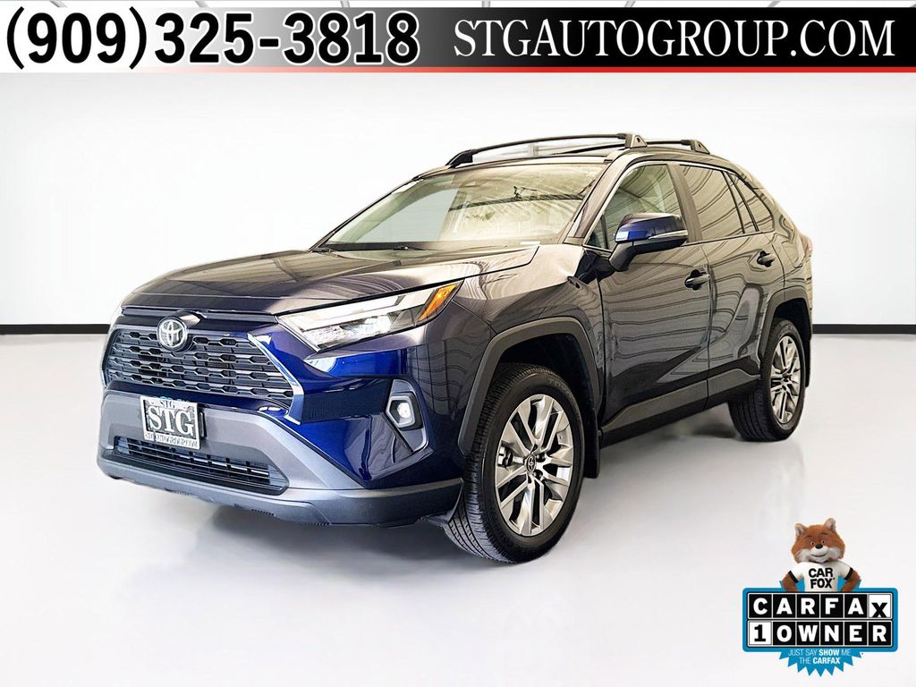 2025 Toyota RAV4 XLE PREMIUM — фото 1
