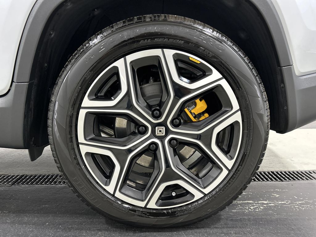 صورة 10 لـ 2022 Rivian R1T ADVENTURE