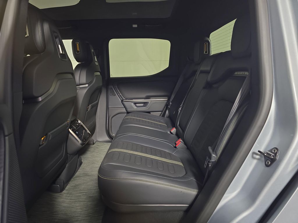 صورة مصغرة 21 لـ 2025 Rivian R1T ADVENTURE TRIM