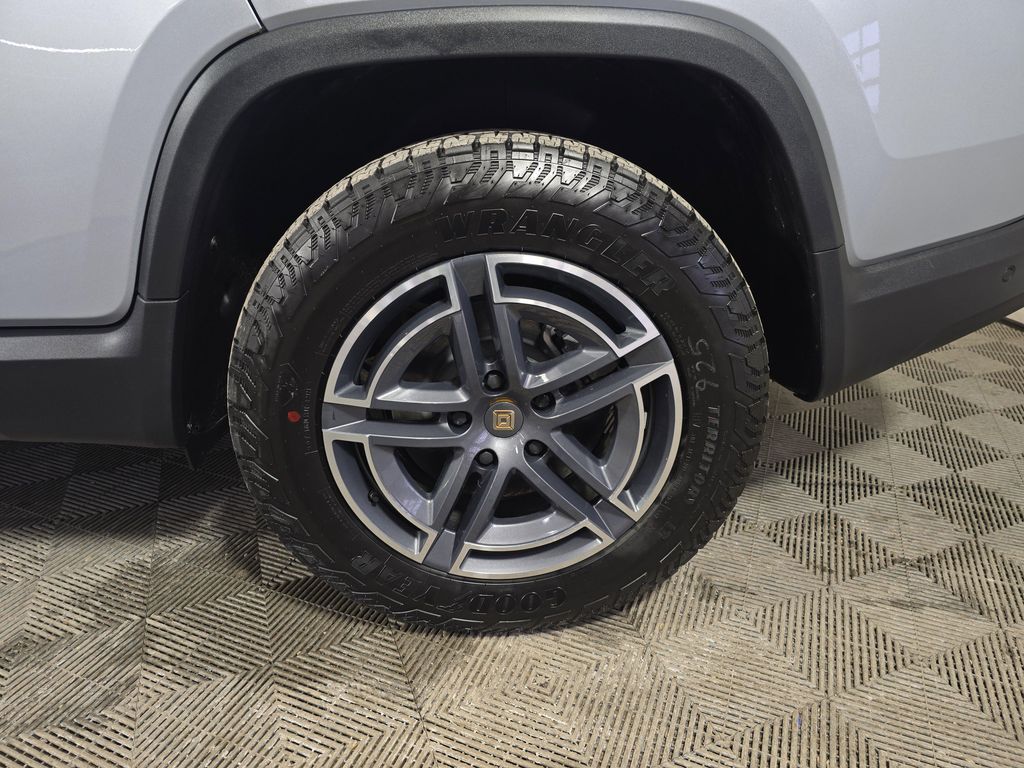 صورة 10 لـ 2025 Rivian R1T ADVENTURE TRIM