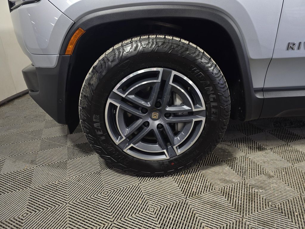 صورة 9 لـ 2025 Rivian R1T ADVENTURE TRIM