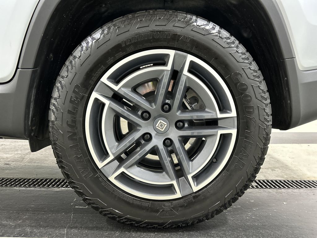 صورة 10 لـ 2025 Rivian R1T ADVENTURE TRIM