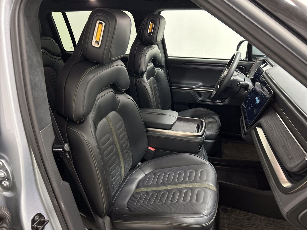 صورة مصغرة 24 لـ 2024 Rivian R1S ADVENTURE PACKAGE