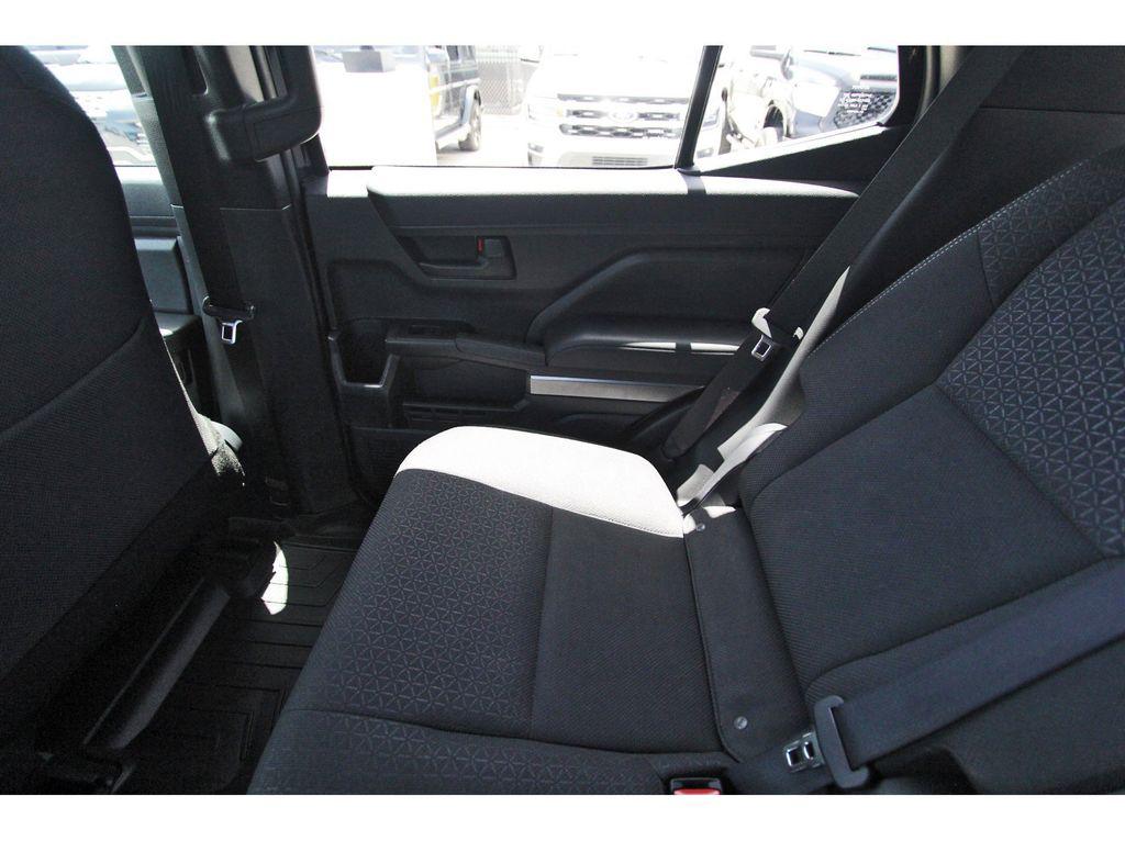 صورة مصغرة 12 لـ 2025 Toyota 4RUNNER SR5