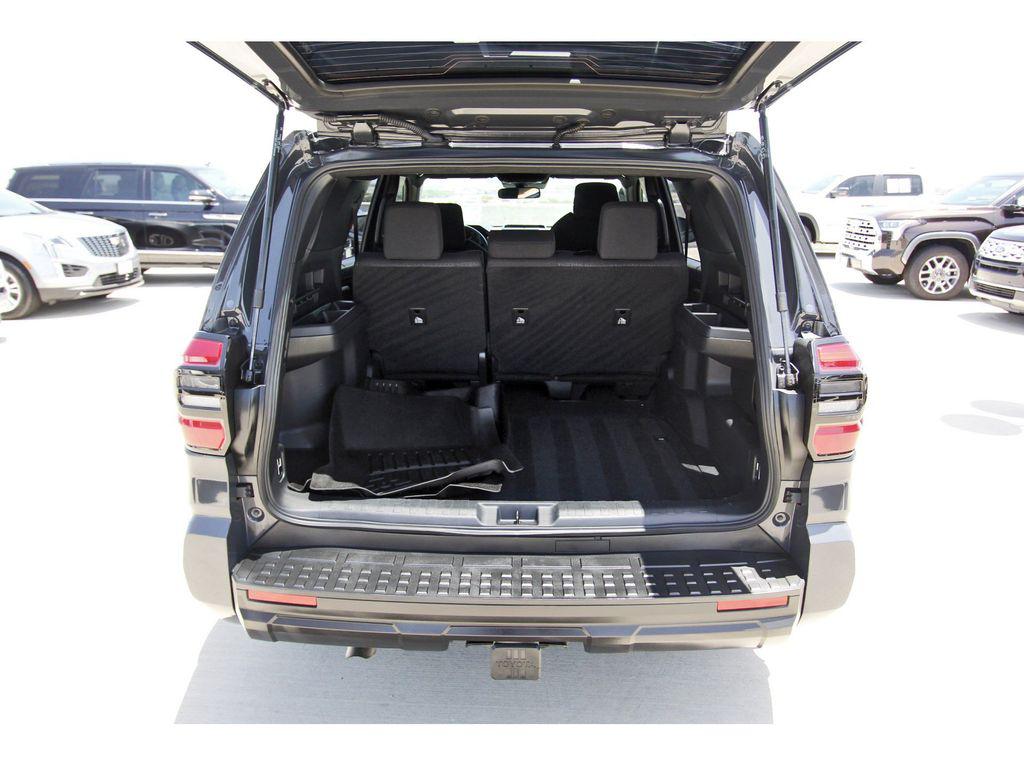 صورة مصغرة 28 لـ 2025 Toyota 4RUNNER SR5