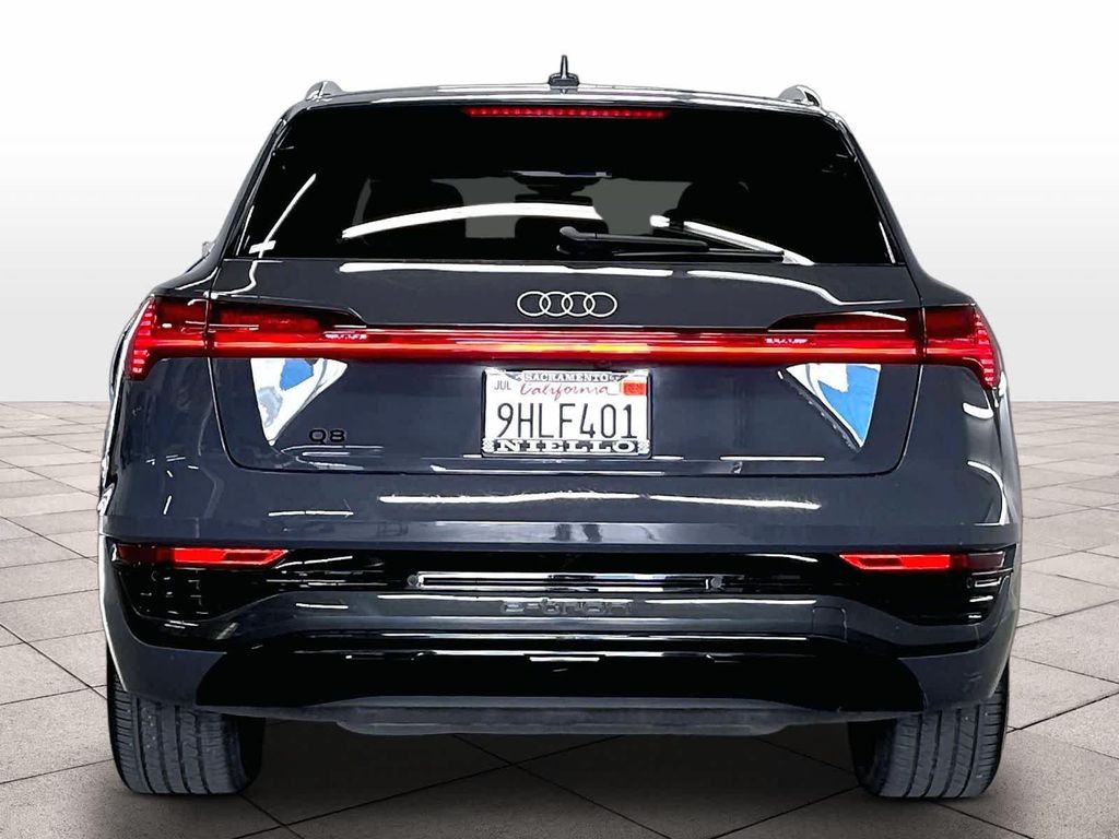 صورة 5 لـ 2024 AUDI Q8 E-TRON PREMIUM PLUS