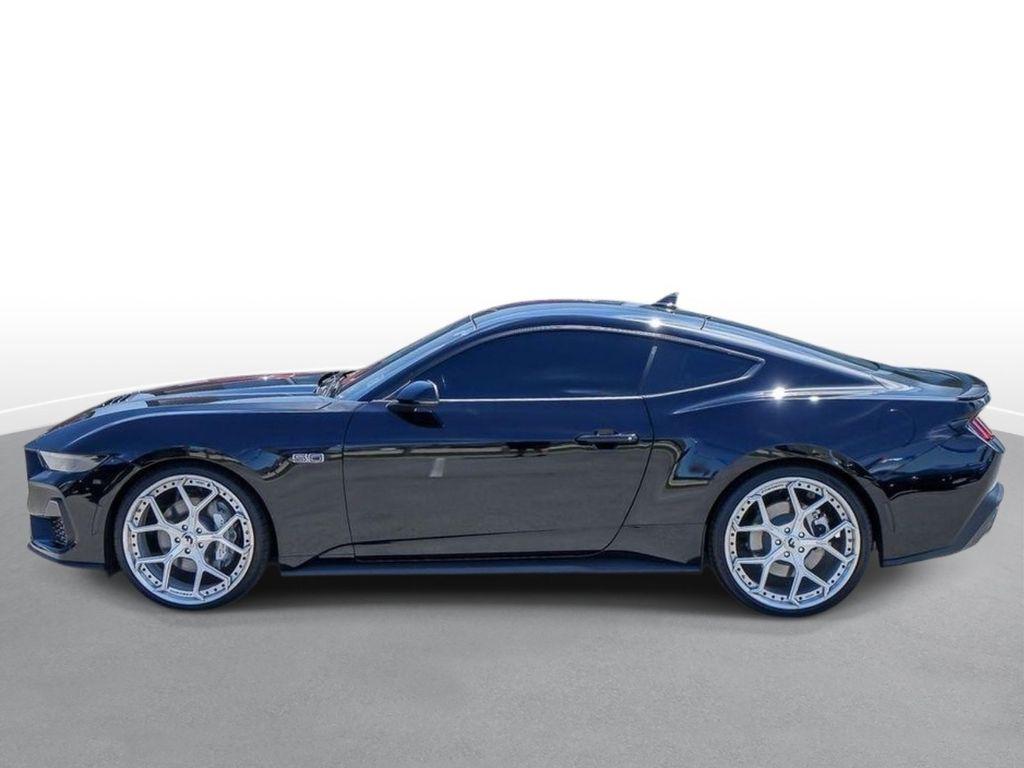 صورة 5 لـ 2025 FORD MUSTANG GT PREMIUM