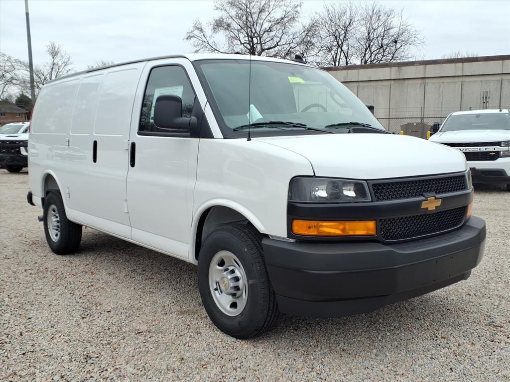 New 2025 Chevrolet Express 2500 Work Van