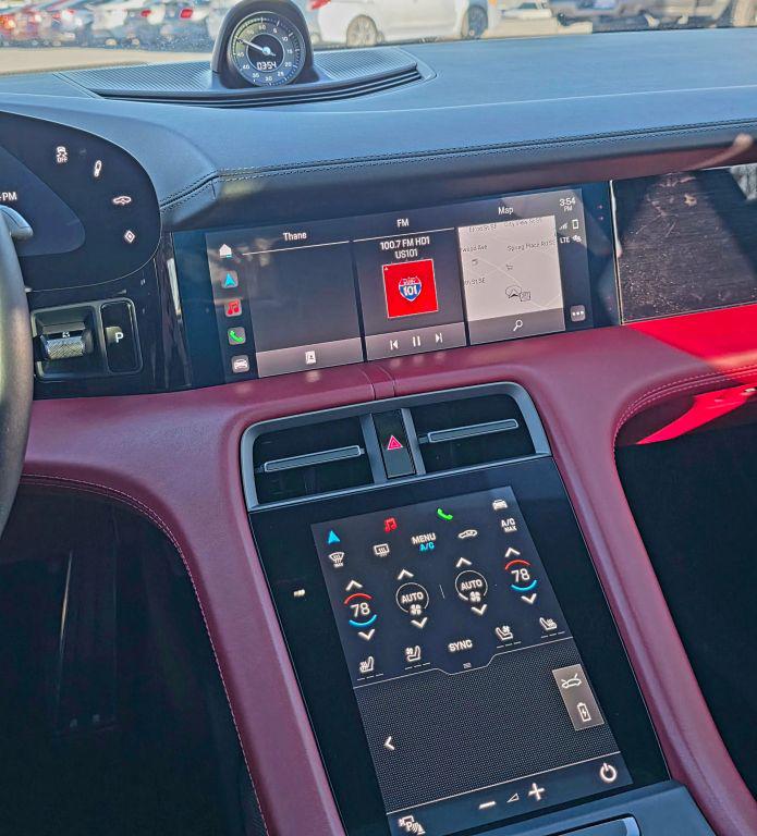 صورة 23 لـ 2020 Porsche TAYCAN TURBO