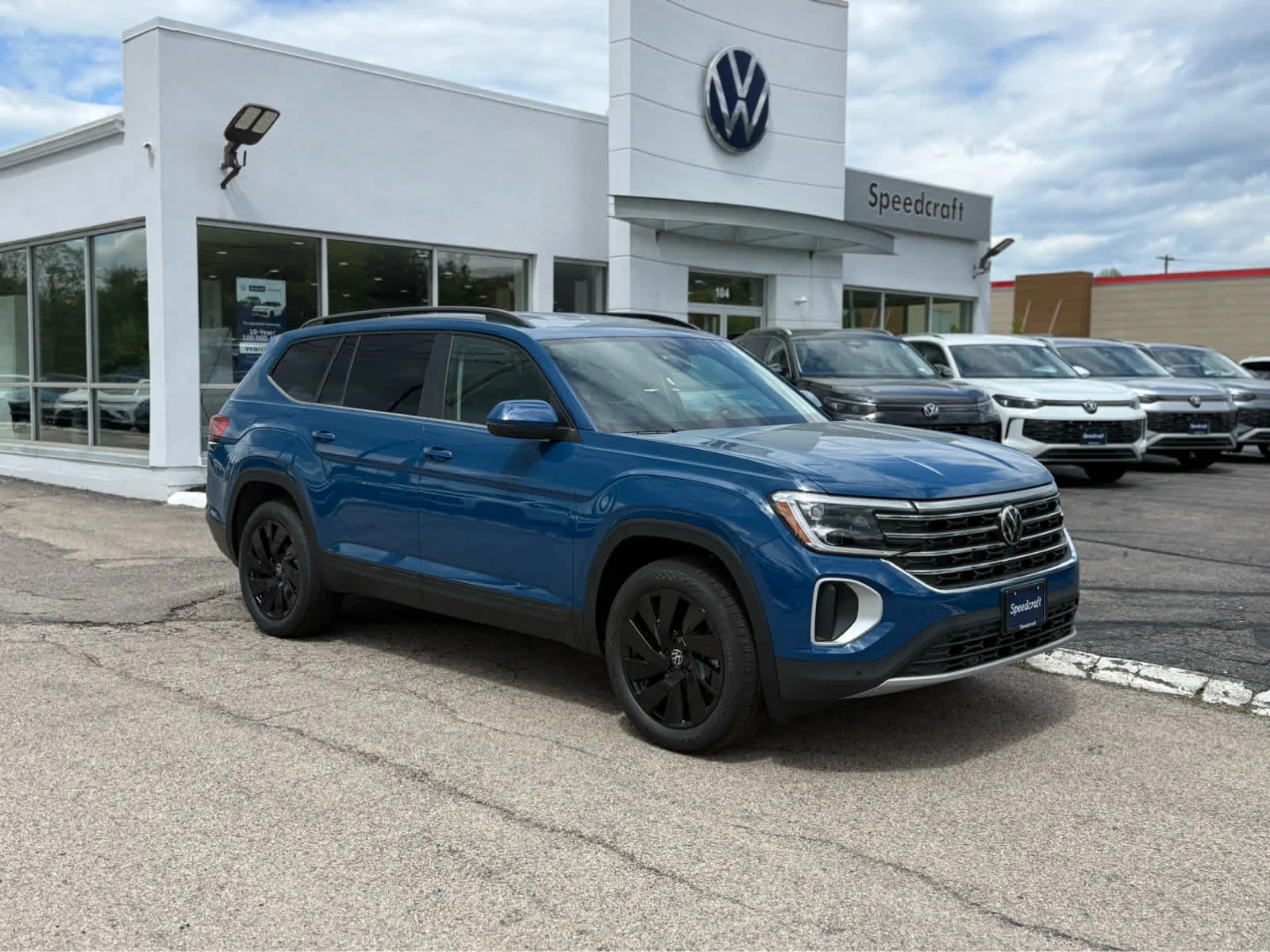 New 2026 Volkswagen Atlas 2.0T SE w/Technology
