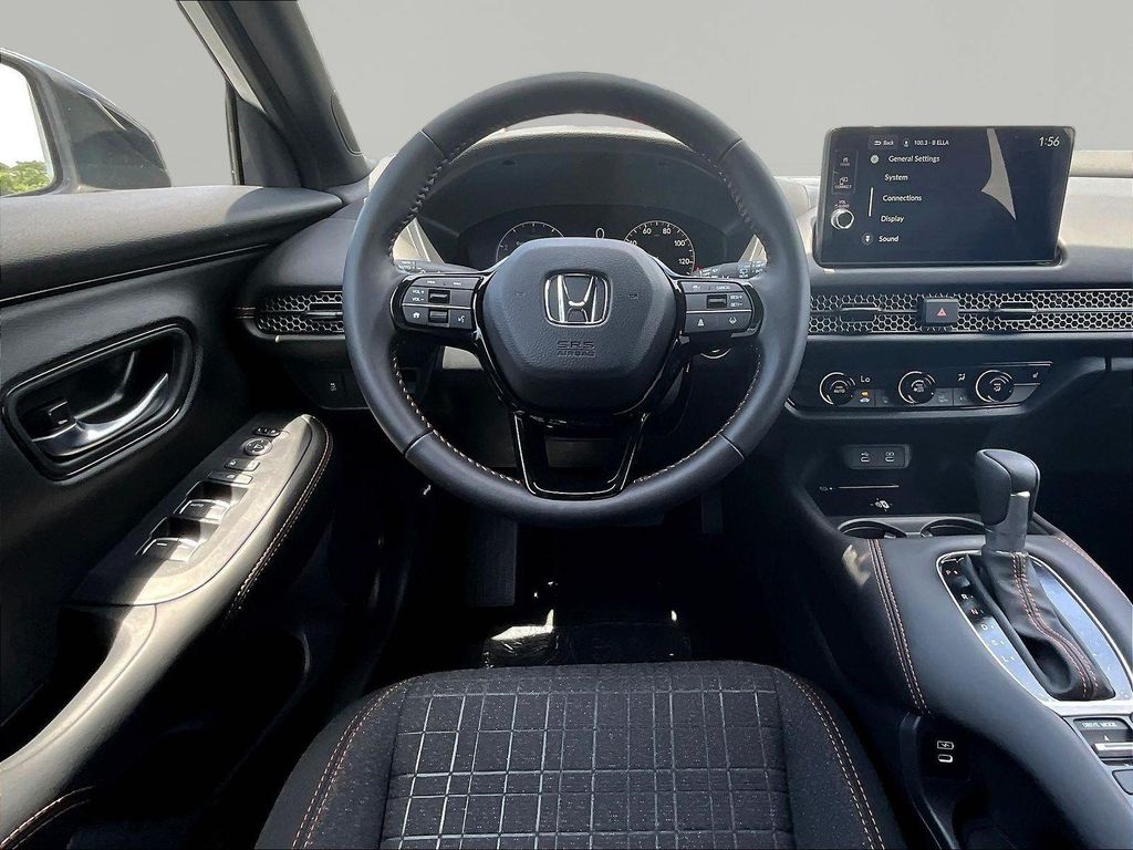صورة 10 لـ 2027 Honda HR-V SPORT AWD