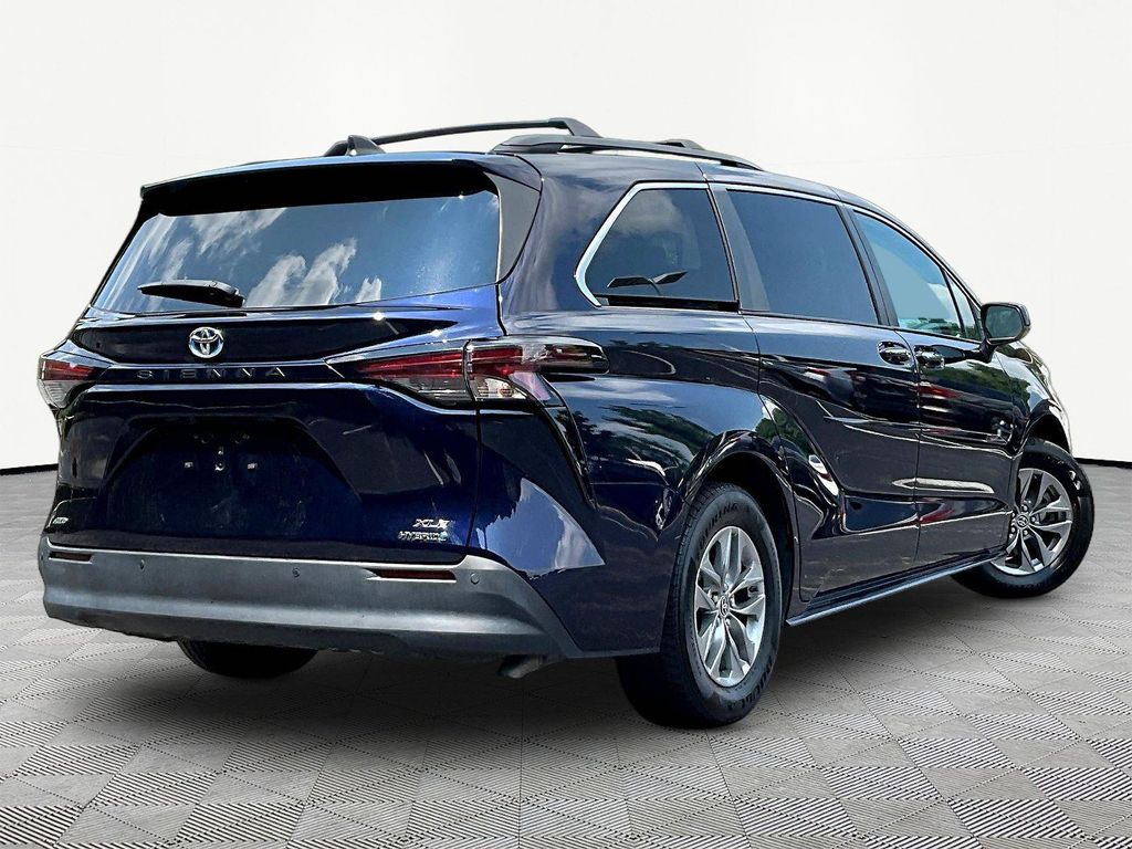 2024 Toyota SIENNA XLE — миниатюра 6
