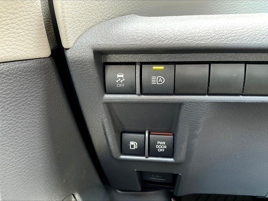 2024 Toyota SIENNA XLE — миниатюра 38
