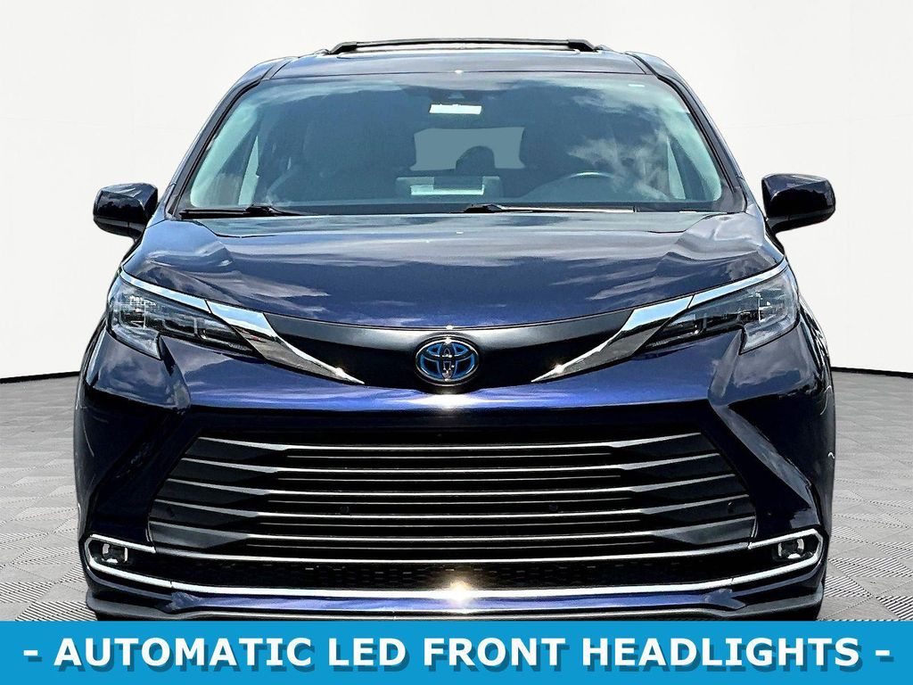 صورة 2 لـ 2024 Toyota SIENNA XLE
