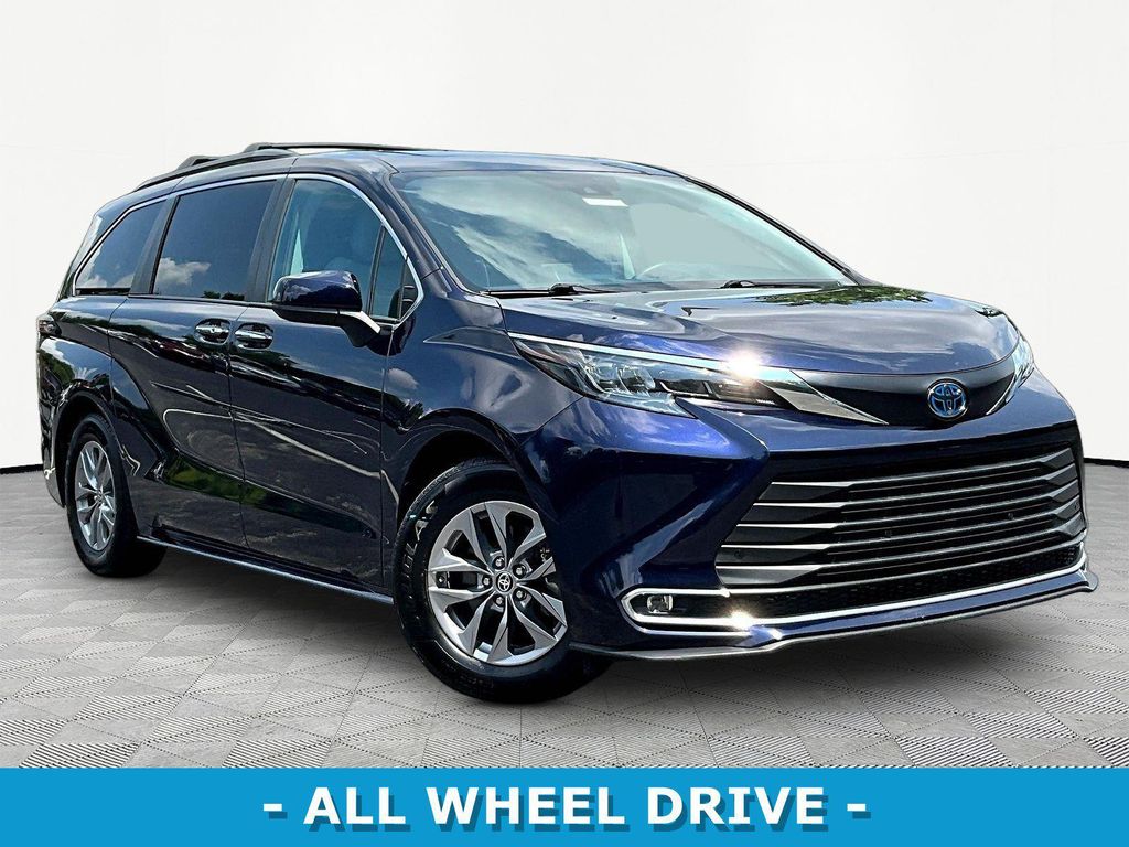 صورة 3 لـ 2024 Toyota SIENNA XLE