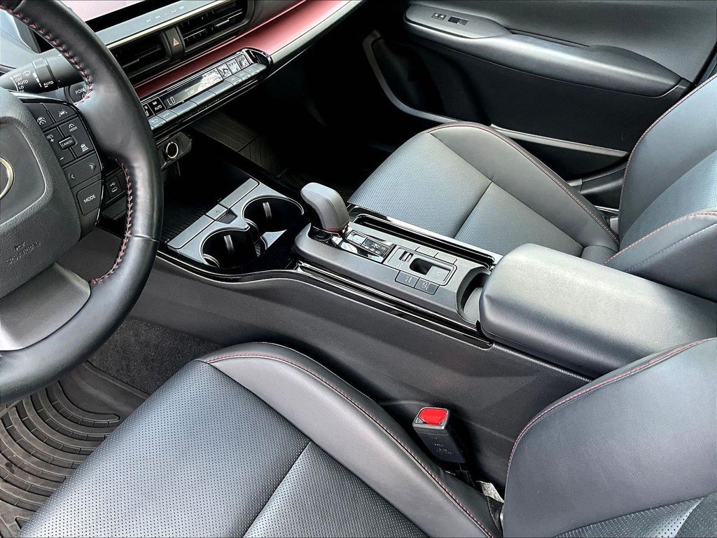 صورة مصغرة 18 لـ 2024 Toyota PRIUS PRIME XSE PREMIUM