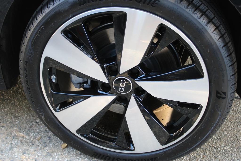 صورة 10 لـ 2026 AUDI A5 PLUS