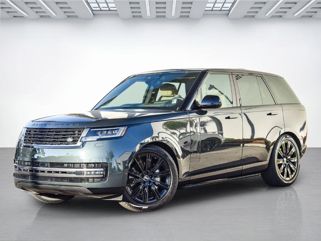 New 2025 Land Rover Range Rover P400 SE