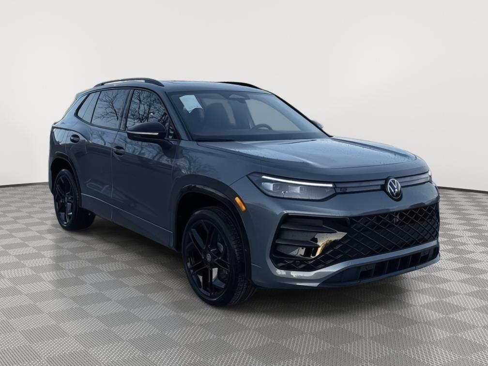 New 2026 Volkswagen Tiguan 2.0T SE R-Line Black