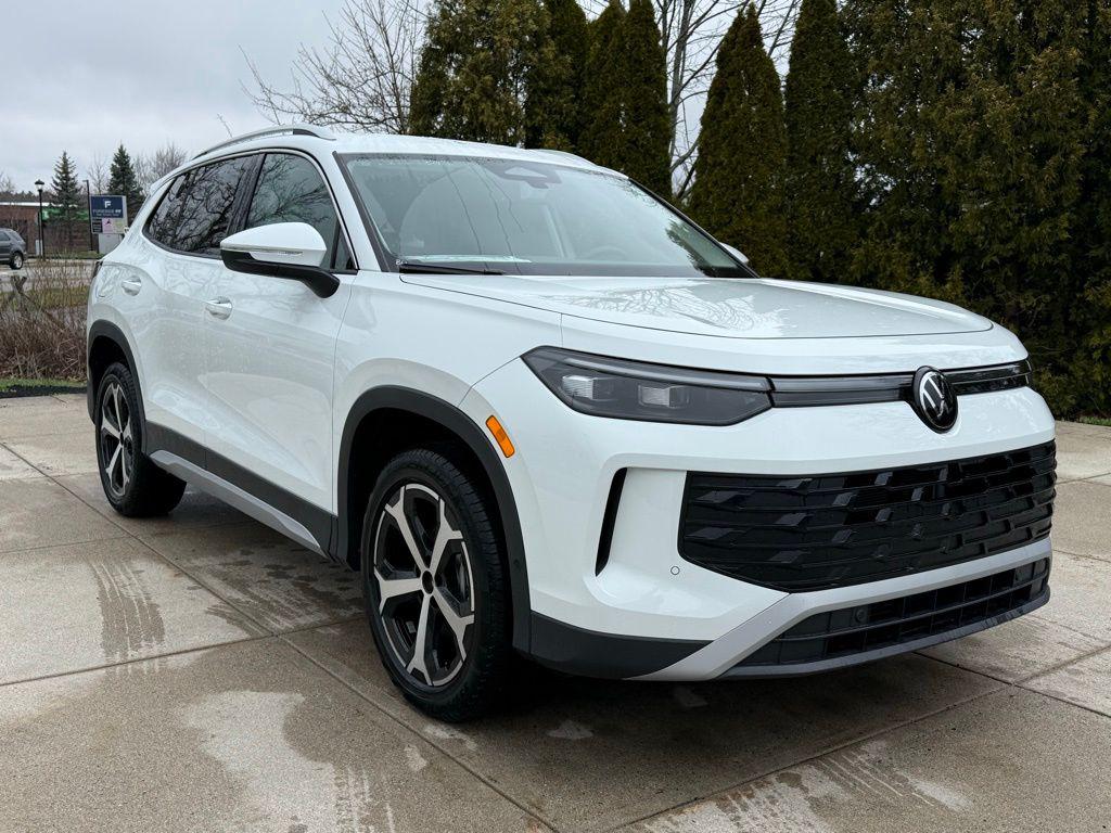 New 2026 Volkswagen Tiguan 2.0T SE 4MOTION