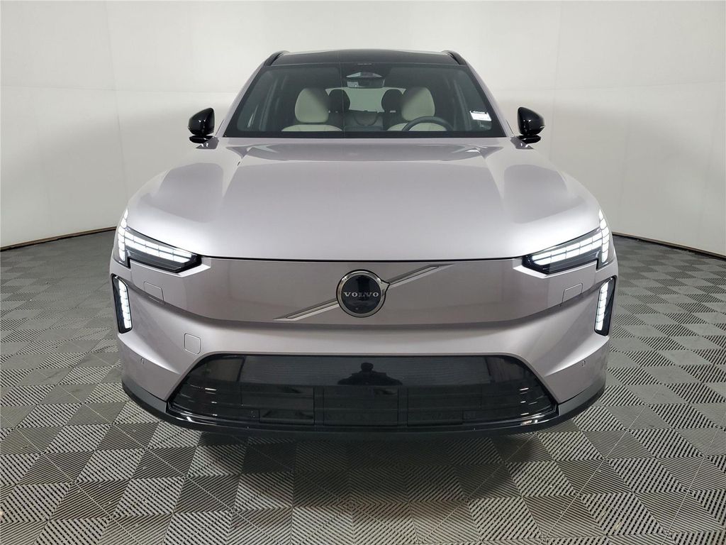 صورة 2 لـ 2026 Volvo EX90 PLUS, SINGLE MOTOR, FULLY ELECTRIC, 7 SEATS