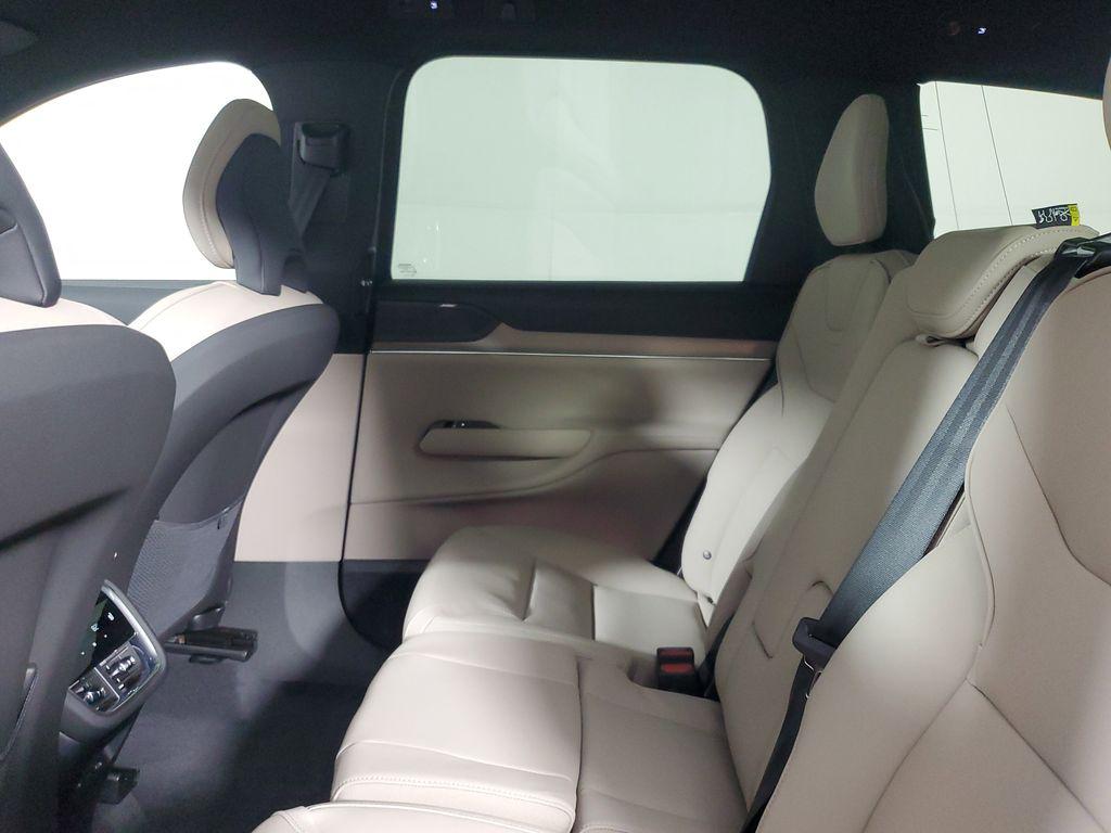 2026 Volvo EX90 PLUS, SINGLE MOTOR, FULLY ELECTRIC, 7 SEATS thumbnail 11