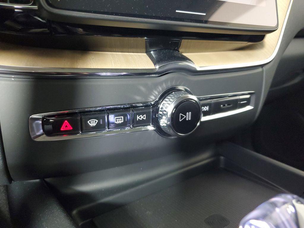 2026 Volvo XC60 B5 PLUS — миниатюра 31