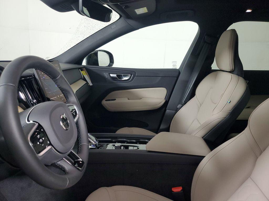 صورة مصغرة 22 لـ 2026 Volvo XC60 B5 CORE