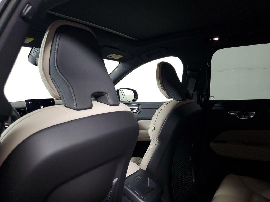 2026 Volvo XC60 B5 PLUS 缩略图 14