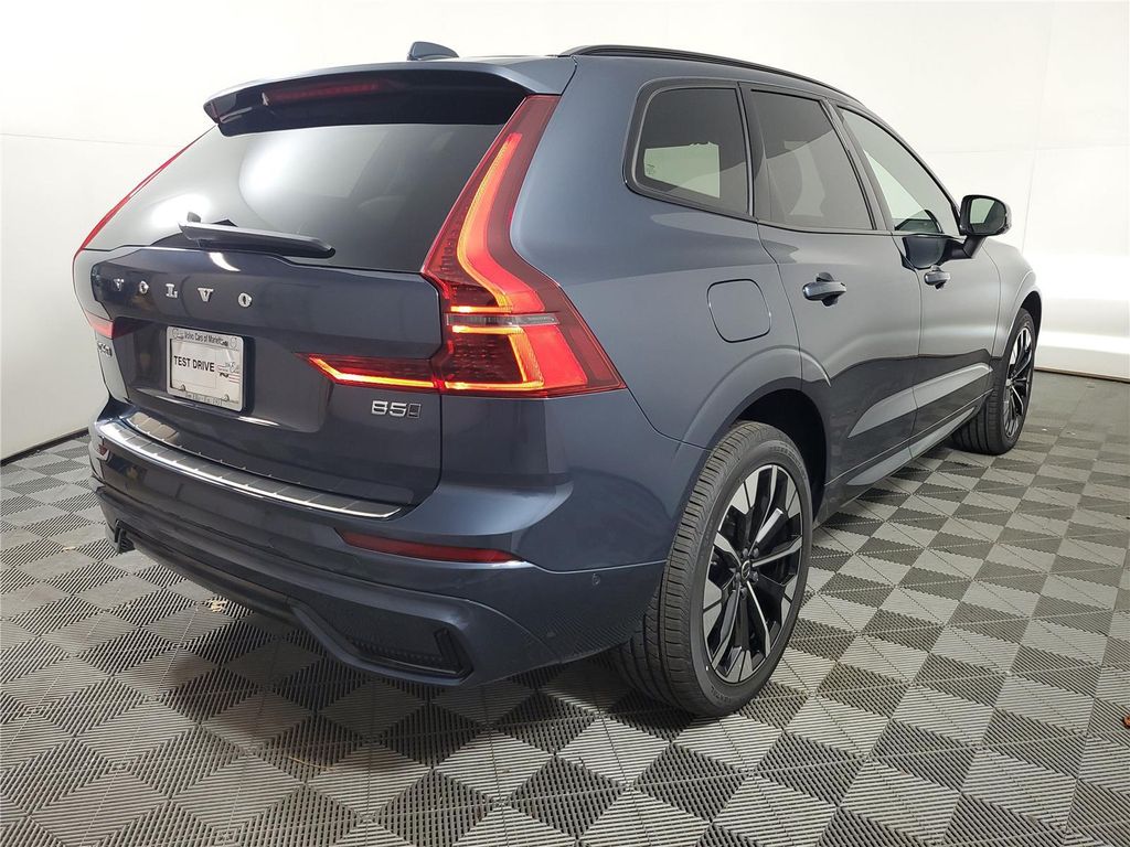 صورة 6 لـ 2026 Volvo XC60 B5 PLUS