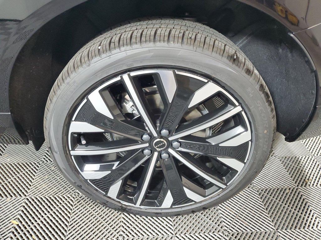 صورة مصغرة 11 لـ 2027 Volvo XC60 PLUG-IN HYBRID ULTRA