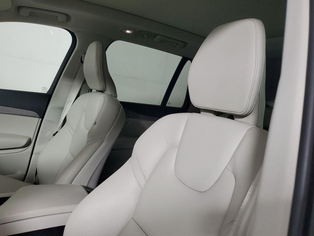 2024 Volvo XC90 B6 PLUS BRIGHT THEME 7-SEATER thumbnail 25