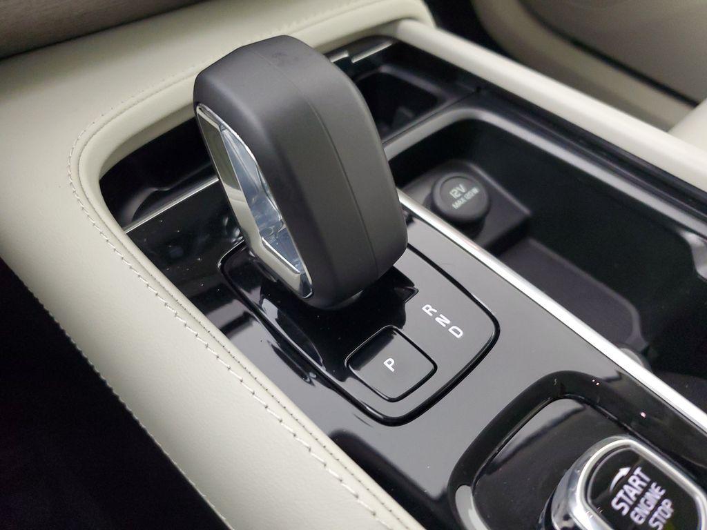 2024 Volvo XC90 B6 PLUS BRIGHT THEME 7-SEATER thumbnail 34