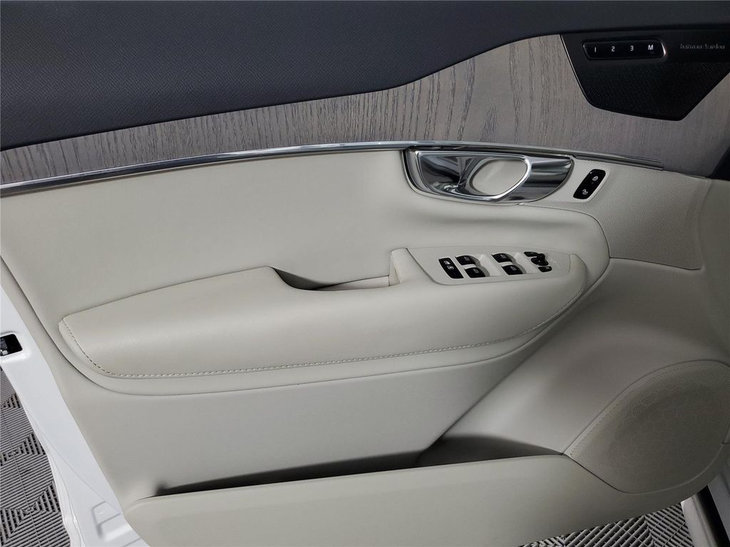 2025 Volvo XC90 PLUG-IN HYBRID T8 PLUS 7-SEATER 缩略图 19