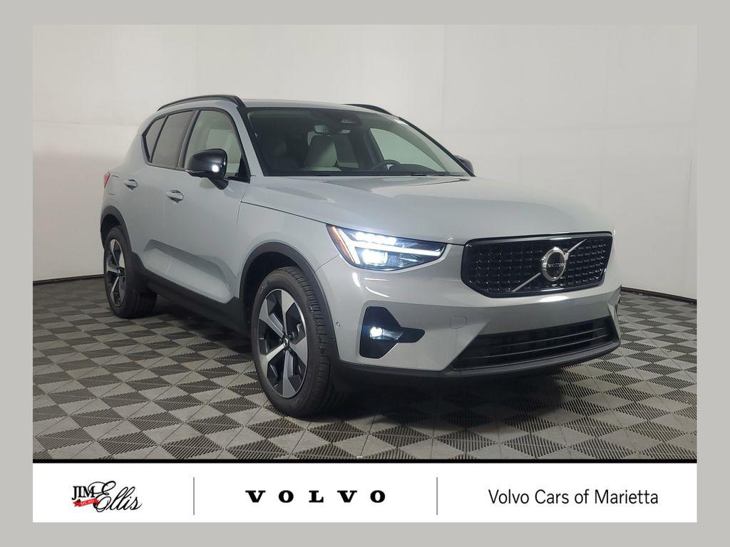 New 2026 Volvo XC40 Plus, B5 AWD Gas (mild hybrid), Dark