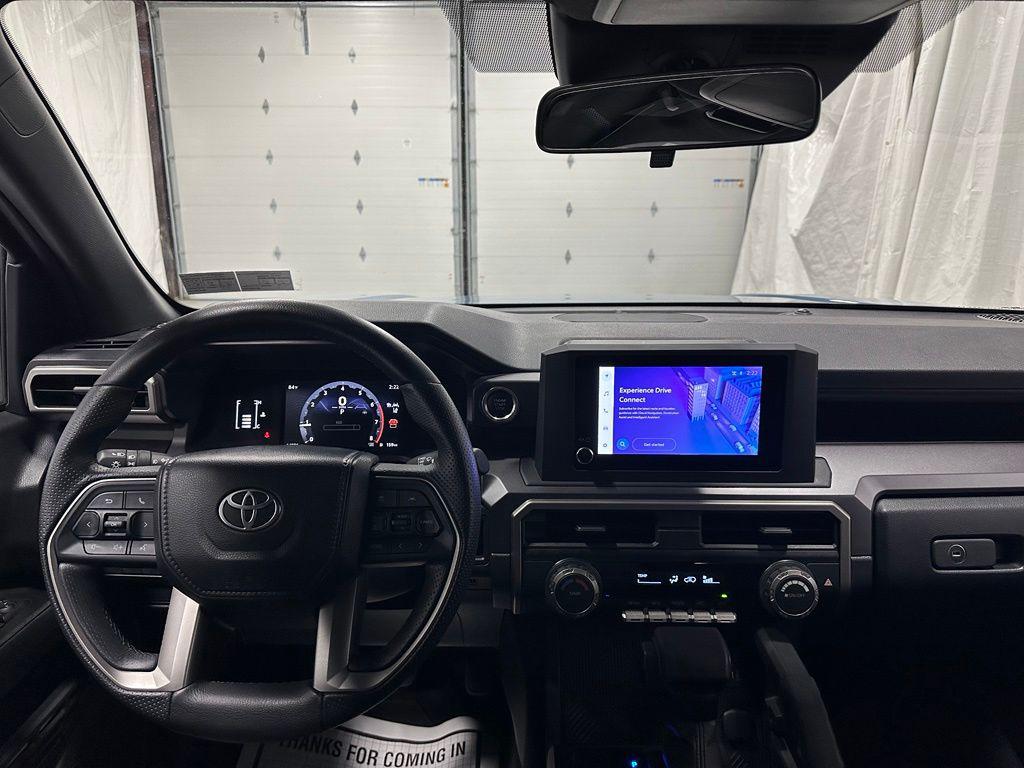 2025 Toyota 4RUNNER SR5 thumbnail 16