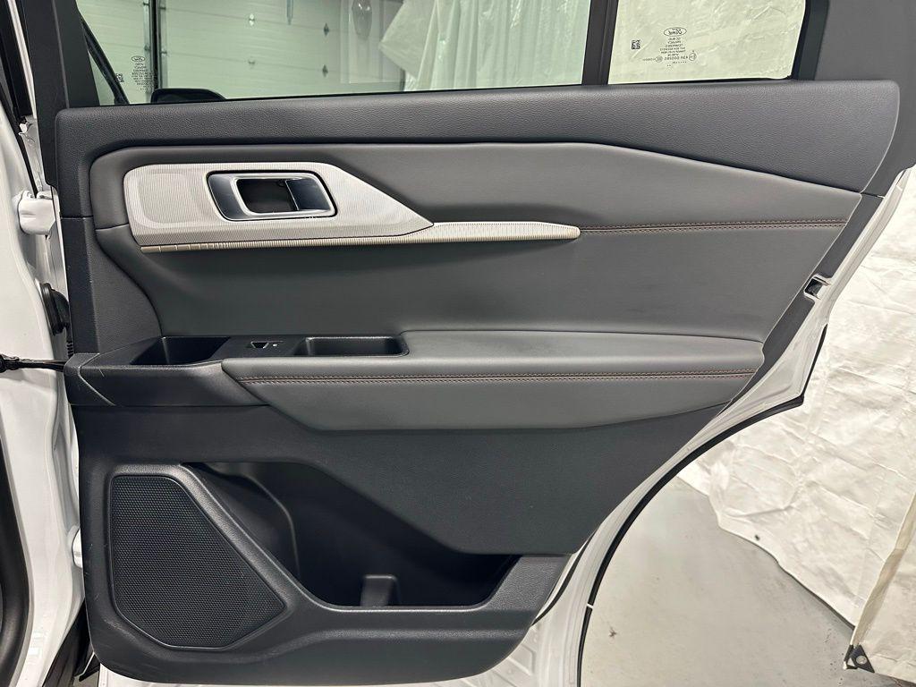صورة مصغرة 46 لـ 2025 FORD EXPLORER ACTIVE